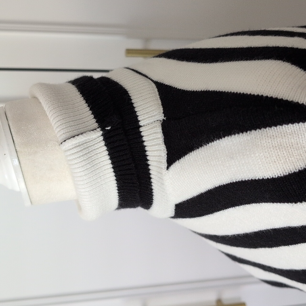Womens Black and White Stripe Sweater High Neck Size Small - Picture 6 of 10